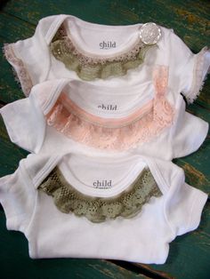 Lace Trim Onesie - Green and Pink Vintage Lace - Trendy Baby Girl - Perfect Baby Shower Gift. $17.00, via Etsy. Diy Baby Clothes, Diy Bebe, Diy Vetement, Baby Sewing Projects, Kleidung Diy, Baby Projects, 자수 디자인, Baby Diy, Perfect Baby Shower Gift