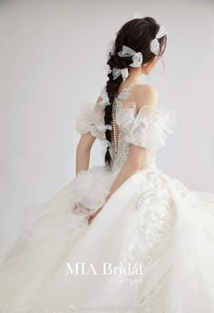 Douyin Wedding Dress, Fashion Themes, Princess Outfits, Fantasy Dress, Photoshoot Outfits, Wedding Photoshoot, Wedding Party Dresses, Bridal Hair, Wedding Styles