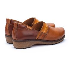 Round-toe loafers. Removable Memory Foam insoles, fabric lining, elastic close. A comfortable, original design that will be a core piece in your daily styles. Flat Heel Ankle Boots, Lace Ballet Flats, Fisherman Sandals, Loafer Sneakers, Leather Shoes Woman, Wedge Sneakers, Heeled Ankle Boots, Granada, Loafers For Women