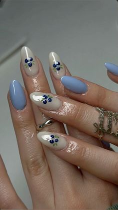 #nailstagram #nailsaddict #nailsoftheday #summernails Berry Blue Nails, Border Nail Designs, Gel Nails With Eyeshadow, French Tip And Design Nails, Cozy Nails Aesthetic, Almond Nails Designs Easy, Boycott Boring Nails Bre Sheppard, Almond Nails Easy Designs, Europe Nails Aesthetic