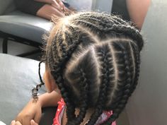 Thankfully my 4 year old is used to me braiding her hair. ❤️🇵🇷🇦🇷🇧🇧