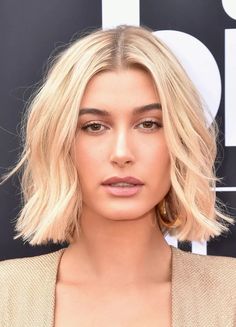 Going Blonde From Brunette, Hair For Round Face Shape, Short Hair Cuts For Round Faces, Going Blonde, Pro Hair, Bleaching Your Hair, Lighter Hair, Great Haircuts, Dirty Blonde Hair