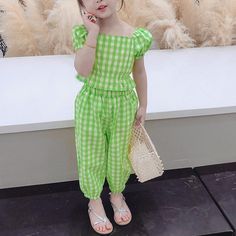 Matching Spring Playwear Sets, Green Playful Sets For Spring, Playful Green Sets For Spring, Playful Green Spring Sets, Green Matching Sets For Summer, Cute Green Sets For Spring, Matching Green Summer Sets, Cute Green Spring Sets