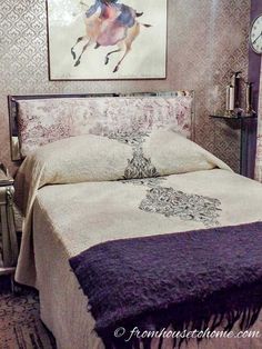 purple bedroom makeover no pillows Bedroom Bookcase, Elle Decor Magazine, Purple Bedrooms, Purple Bedroom, Glam Bedroom, Bedroom Decorating Ideas, Beautiful Rooms