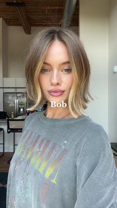 Brunette Bob Highlights, Balayage Bob Fine Hair, Short Bob Haircuts Blonde, Brown Bob Highlights, Short Highlighted Bob, Bob Haircuts Straight Hair, Short Lob Haircut For Fine Hair, Blonde Lobs Fine Hair, Paige Desorbo Hair Short