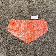 New With Tags. Women’s Size Medium. Coral-Peachy Color. Summer Vacation Bandana, Bohemian Bandana For Spring Vacation, Summer Beach Bandana Bandeau, Summer Beach Bandeau Bandana, Summer Bandana With Bandana Print, Bohemian Bandeau Bandana For Beach, Summer Cotton Patterned Bandana, Bohemian Bandana For Beach In Summer, Casual Bandana For Vacation