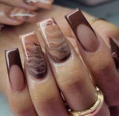 There's a new beauty trend taking over Instagram and it's absolutely stunning. Say hello to "quartz nails". Build Up Gel Nail Designs, Fancy Nails Designs, Nail Style, White Nail