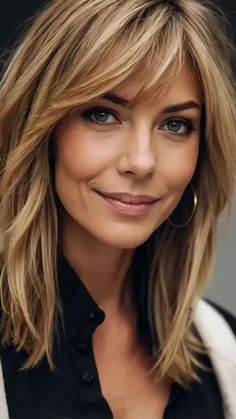 Elevate Your Look: 15 Mom Haircut Ideas for Modern Tresses - TecArticles Med Length Hair With Side Bangs, Mom Haircut, Mom Haircuts, Κούρεμα Bob, Chic Haircut, Haircuts For Long Hair With Layers, Mom Cut, Side Fringe