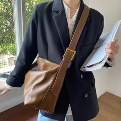 Specification: 【Type】:Shoulder Bag/Crossbody Bag/Handbag 【Material】:PU 【Width】:38cm 【Height】:28cm 【Thickness】:18cm 【Internal Capacity】:Wallet, Key Case, mobile phone, makeup, paper towel, etc Case Mobile, Pregnancy Shoes, Fashion Decoration, Long Sleeve Knit Dress, Crossbody Bag Women, Casual Tote, Key Case, Bags Fashion, Black Cross Body Bag