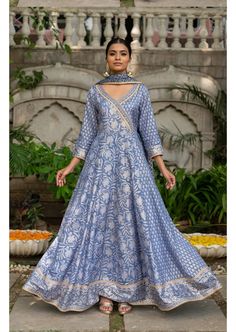 Ishqbaaz Anika Outfits, Dress From Saree, Suit Blouse, Anarkali Dress Pattern, Anarkali Kurti, Anarkali Gown, Block Print Fabric, Designer Dresses Casual, Anarkali Dress