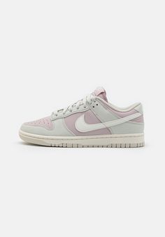 Nike Sportswear DUNK NEXT NATURE - Sneaker low - light bone/sail/platinum violet Nike Dunk Low Damen, Low Dunks Outfit, Nike Basket, Nike Dunk Lows, Dunks Outfit, Low Dunks, Streetwear Shoes, Pink Sneakers