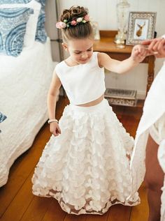 Lace Flower Girl Dress, Princess Flower Girl Dresses, Princess Flower, Flower Girl Hairstyles, Flower Girl Dress Lace, Wedding Flower Girl, Lace Flower, Modern Flower