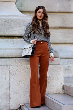 7 Estilos? Qual é o meu? Work Attire Women, Style Casual Chic, Brown Pants, Autumn Street Style, 가을 패션, Business Casual Outfits, Work Attire, Mode Inspiration, Autumn Fashion Women