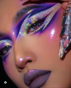 Eccentric Eye Makeup, Glitter Drag Makeup, Drag Makeup For Women, Purple Glitter Eye Makeup, Weird Makeup Looks, Crazy Makeup Looks, Guard Makeup, Makeup Eyeshadow Looks