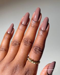 #lightslacquer #nails #fallnails #nailpolish #nailinspo #nailtrends #trendynails #trendynailart #nailart #naildesign #nailcolor #greennails #brownnails #rednails #shimmernails #glitternails #holonails #winternails #wintercollection #winterstyle #fallnails #autumnnails Dark Skin Nail Polish, Natural Nails Manicure, Lipstick Nails, September Nails, Simple Gel Nails, Work Nails, Acrylic Nails Coffin Pink, Short Nail Designs, Cabin Fever