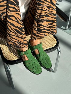 Fisherman Sandals Outfit, Leather Fisherman Sandals, Fisherman Sandals, Sandals Outfit, Colour Ideas, Beauty And Fashion, Mode Inspiration, Shoe Game, Sock Shoes