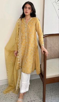 Semi-stitched Nida Lawn Suit For Party, Semi-stitched Organza Lawn Suit With Dupatta, Shah Posh Dress Pakistan, Semi-stitched Organza Lawn Suit With Resham Embroidery, Ayeza Khan Casual Dresses, Pakistani Fancy Dresses, Pakistani Dresses Casual, Desi Clothes, Embroidery Suits Design