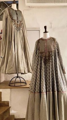 Artistic Clothing, Style Guru, Beautiful Pakistani Dresses, Traditional Indian Outfits, Trendy Dress Outfits, Mode Boho, Kurta Designs Women, Designer Party Wear Dresses, Designer Dresses Casual