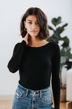 Scoop Back Bodysuit, Chin Length Hair, Grunge Hair, Shoulder Length Hair, Pretty Hairstyles, العناية بالشعر, Medium Length Hair Styles, Bob Hairstyles