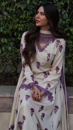 Sonam Bajwa, Chicken Kari, Desi Dress, Trendy Outfits Indian, Traditional Indian Dress, Casual Indian Fashion, Pakistani Dresses Casual, Desi Fashion Casual, Pakistani Fancy Dresses