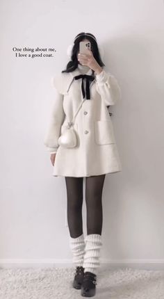 Coats For Women Aesthetic, Cute Formal Winter Outfits, Kdrama Outfits Winter, Petite Women Winter Outfit, Winter Kpop Outfits, Comfy Elegant Outfit, Coquette Outfit Winter, All White Winter Outfit, Japan Winter Fashion