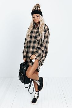 Cozy up beside the fire in this cute dress featuring warm material patterned with a black and natural hued plaid print and soft sherpa lining, a button down front with a collared neckline, long loose sleeves with button closure cuffs, a single accent chest pocket, and a relaxed silhouette that falls into a rounded mid-thigh length hemline! Chic Edgy Outfits, Style Inspiration Edgy, Snake Print Boots, Pregnancy Style, Accent Chest, Loose Sleeves, Midi Skirts, Model Fits, Edgy Outfits