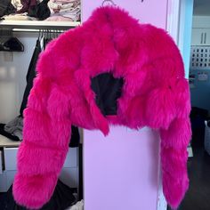 New With Tags Fuzzy Hot Pink Cropped Jacket Pink Crop Jacket, Pink Fluffy Jacket, Pink Cropped Jacket, Fuzzy Bag, Pink Faux Fur Coat, Concert Outfits, Pink Faux Fur, Teddy Jacket