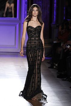 2023 Trends Fashion, Black Gowns, Celebrities Fashion, Runway Outfits, 2023 Trends, The Royal Family, Zuhair Murad, Gala Dresses, Black Gown