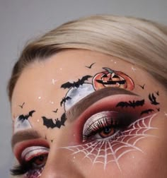 Hallowen Schminke, Спонж Beauty Blender, Makeup Zombie, Halloween Makeup Look, Halloween Make-up Looks, Maquillage Yeux Cut Crease