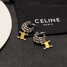 Celine Asethic, Ancient Earrings, Celine Brand, Celine Jewelry, Celine Earrings, Jewelry Style, Aesthetic Grunge, Blackpink Lisa