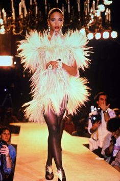 Naomi Campbell Yves Saint Laurent Haute Couture, Saint Laurent Haute Couture, New Kanye, Yves Saint Laurent Couture, 1980's Fashion, Vintage Runway, 90s Supermodels, Ysl Beauty