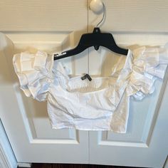 Size Small New With Tags!! White Ruffled Crop Top For Vacation, Trendy White Cropped Blouse, White Ruffled Crop Top Blouse, Zara White Cropped Tops, White Cropped Zara Tops, White Fitted Summer Crop Top, Zara White Fitted Top, Trendy White Zara Blouse, White Fitted Summer Blouse