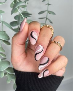 Black And Neutral Nails, Manicure Lines, Line Design Nails, Summer Nails Black And White, Neutral Nails Acrylic, Almond Acrylic Nails Designs, Wow Nails, Nails Today, Matte Nails Design