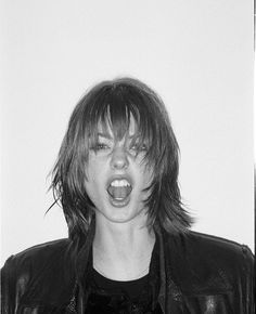 Alt Curtain Bangs, Grunge Haircuts, Shaggy Layers, Choppy Haircuts, Shot Hair Styles, Hair Images, Hair Looks, Hair Goals