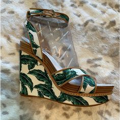 Brand New With Tags Green And Whote Luisa Two Gianni Bini Wedges White Wedge Heels For Summer, Chic White Wedge Sandals For Vacation, White Tropical Open Toe Sandals, Gianni Bini Shoes, Gianni Bini, Womens Shoes Wedges, Wedges, Women Shoes, Brand New