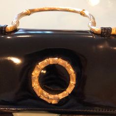 Amazing 1960’s Mod, Vintage Susan Gail Leather Purse. Gold Metal Top Handle “Kelly” Style With Snap Closure. Gently Used . Excellent Condition. Very Clean Inside. Mod Vintage, Bags Vintage, Leather Purse, Womens Tote Bags, Leather Purses, Snap Closure, Top Handle, Gold Metal, Purse