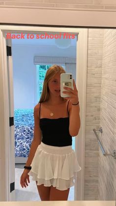 Preppy Summer Outfits, Europe Outfits, Outfit Inspo Summer, Rock Outfit, Looks Party, Cute Preppy Outfits, Preppy Outfit, Simple Trendy Outfits, White Skirt