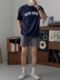 Guys Cute Outfits, Guys Shirt Outfit, Guy T Shirt Outfits, Male Fashion Casual Simple, Royal Blue Dress Shirt Outfit Men, Mens Basic Tee Outfit, Cute Men’s Outfits, Guy Outfits Simple, Athletic Outfits Aesthetic Men