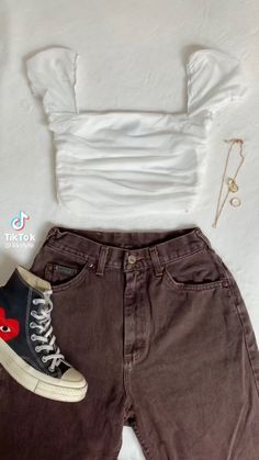 Simple Everyday Outfits Summer, Cute Shorts Outfits, Mode Zara, Downtown Outfits, Brown Jeans, Trendy Summer Outfits, Causual Outfits