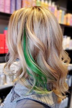 Dark Green Highlights In Blonde Hair, Blonde Hair Green Money Piece, Green On Blonde Hair, Blonde And Green Hair Peekaboo, Green Hair Streaks Blonde, White Hair Colored Tips, Blond Hair With Green Highlights, Green Streaks In Blonde Hair, Blond Green Hair