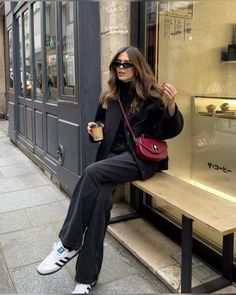 New York Outfits Fall Street Styles, Adidas Samba Outfit Women Winter, Fall Adidas Samba Outfit, Samba Outfit Winter, New York Autumn Outfit, New York In December Outfits, New York December Outfit, Burgundy Fall Outfits, New York Fall Outfit