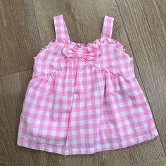 Janie And Jack Toddler Girls Top. Pink And White. Never Been Worn, Brand New. Bow In Front. Size 12-18 Months. Girls Top, Janie And Jack, Girl Top, Sewing Ideas, Toddler Girls, Pink And White, Kids Shirts, Toddler Girl, Pink White