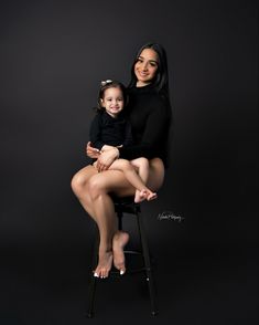 Mom And Daughter First Birthday Pictures, Babygirl Photoshoot Ideas, Mommy And Daughter Photo Shoot, Mom And Daughter Photo Ideas, Mom And Daughter Photoshoot, Mother And Daughter Photoshoot, Mother Daughter Photography Poses, Mom Daughter Photos, Mommy Daughter Photoshoot