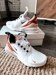 Wallpaper Nike, Nike Air Max 270 Women, Nike Shoes Girls, Nike Shoes Outfits, All Nike Shoes, Nike Air Shoes