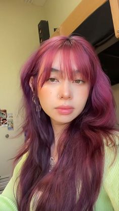 Dark Purple Hair With Red Highlights, Hair Dye Ideas For Brown Eyes, Valentines Hair Color Ideas, Summer Colored Hair, Deep Pink Hair, Cherry Pink Hair, Berry Pink Hair, Reddish Purple Hair, Purple Pink Hair