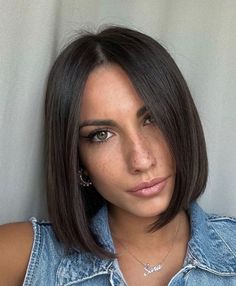 Katie Maloney Hair Short, Hearstyle Girl, Fall Bob, Silver Pixie, Sleek Short Hair, Hairstyles For Fine Hair, Hair Layered, Short Dark Hair, Medium Bob