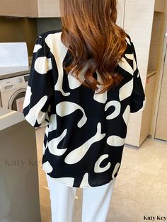 Katykey - Chic Geometric Print V-neck Blouses with Relaxed Lapel, Stylish Button Down Long Sleeve Shirts, Womens Fashion Apparel Blouses Casual, Block Button, Long Sleeve Fashion, Shirting Fabric, Fashion Shirts, Geo Print, V Neck Blouse, Button Front Shirt, Casual Blouse