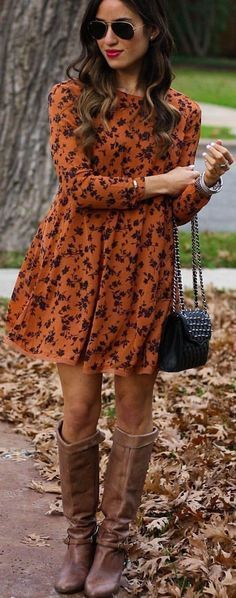 Fall Print Dress, Dry Goods Outfits, Riding Boot Outfits, Ținute Business Casual, Otk Boots, Outfit Chic, Orange Print, Fashion Mode, Mode Inspiration