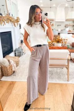 How to Style Trouser Pants Women. Fall Business Casual Outfits. Halara Work Pants Outfit, Formal Office Wear For Women, Cute Fall Work Outfits, Outfits With Vest, Fall Work Outfits For Women, Trouser Pants Outfits, Pants Outfits For Women, Chic Business Outfits, Office Wear For Women