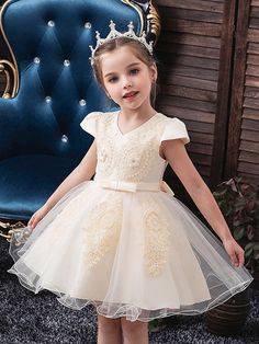 Ball Gown Tulle Short Sleeve V Neck Wedding Party Flower Girl Dresses Elegant V-neck Pageant Dress, Elegant V-neck Gown For Pageants, V-neck Pageant Dresses For Prom Season, Elegant Spring Ball Gown For First Communion, Ball Gown Short, Neck Flower, Cheap Flower Girl Dresses, Girls Dresses Online, Ivory Flower Girl Dresses